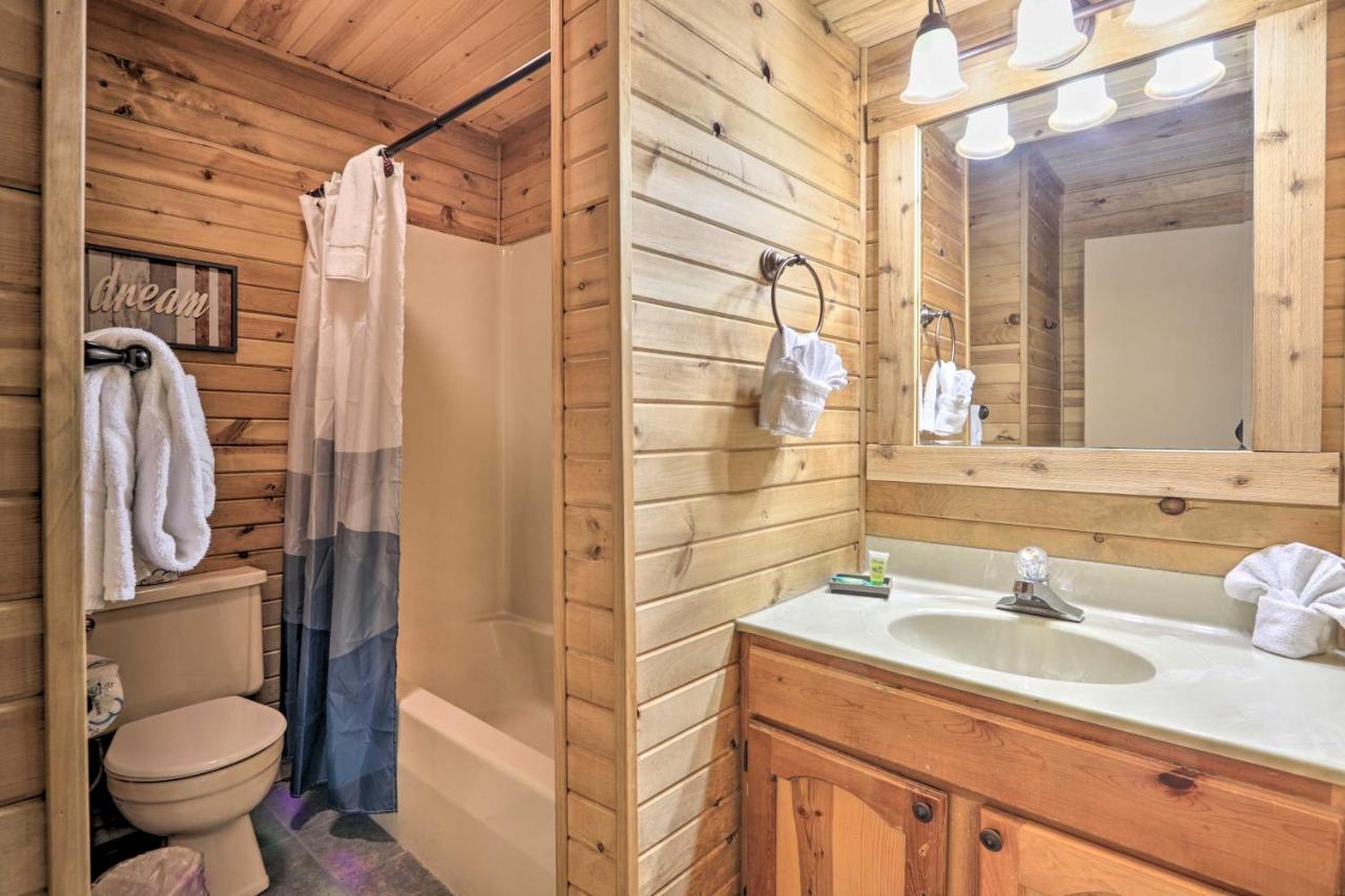 Gatlinburg Escape With Hot Tub, Deck And Mtn View Villa Eksteriør bilde