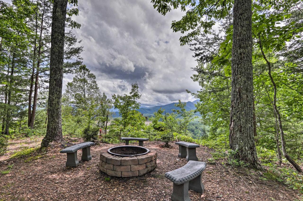 Gatlinburg Escape With Hot Tub, Deck And Mtn View Villa Eksteriør bilde